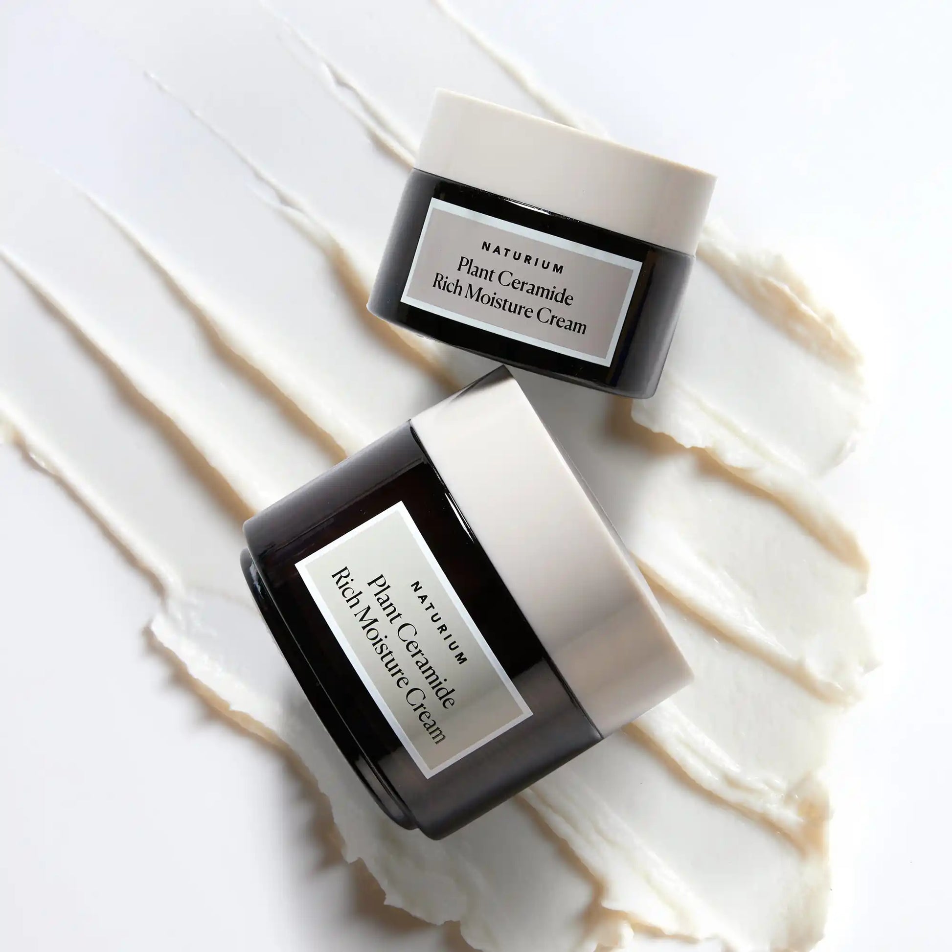 plant-ceramide-rich-moisture-cream-jumbo-t6 11_18_2021_Naturium0575-crop.webp