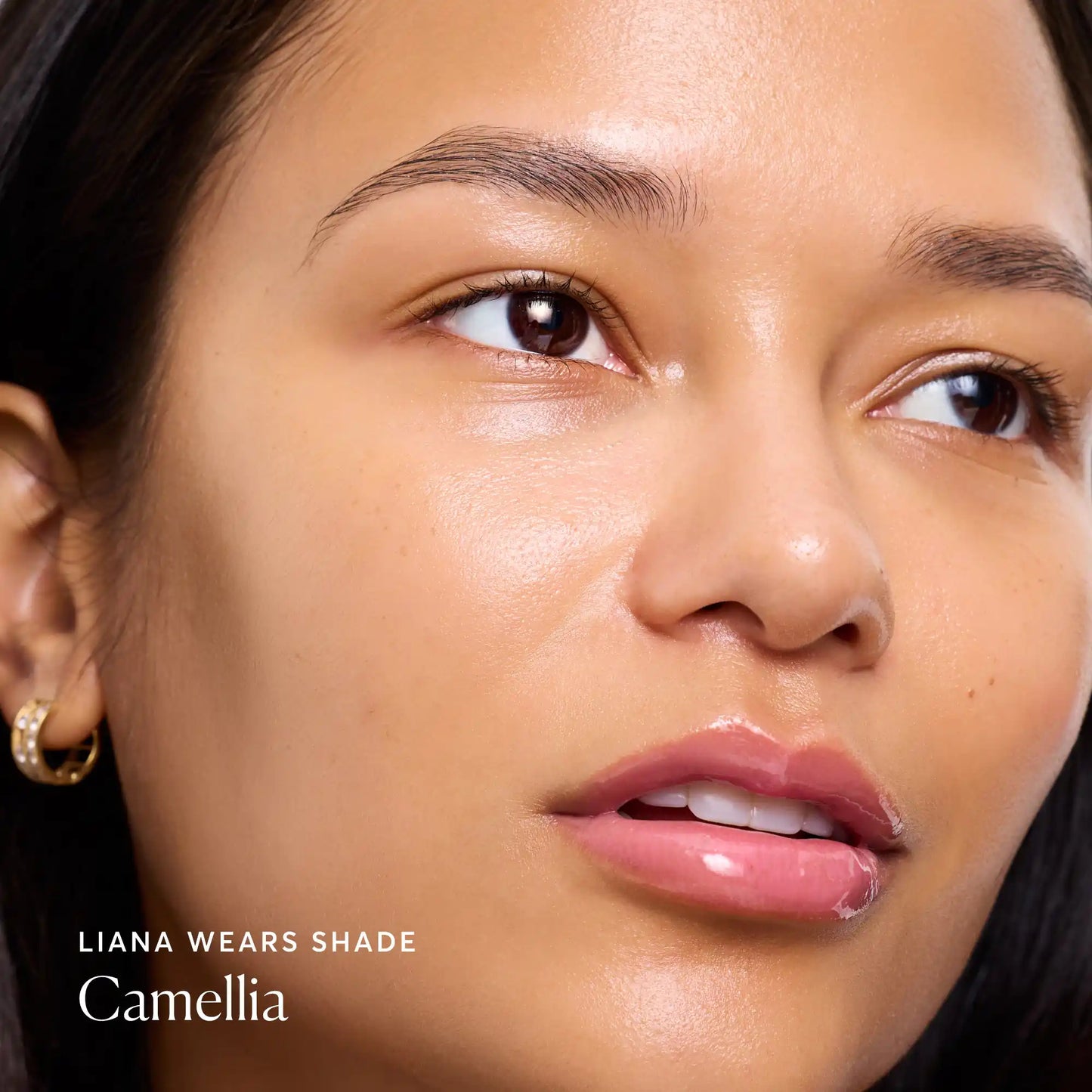 phyto-glow-lip-balm-camellia-b4 NATR-60075-Alt-Images-Phyto-Glow-Lip-Balm-Camellia-04.webp